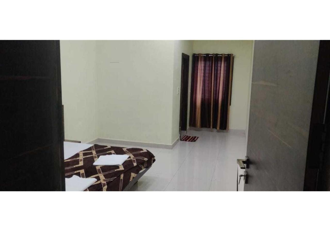 Hotel Parag Palace ג'אבלפור מראה חיצוני תמונה