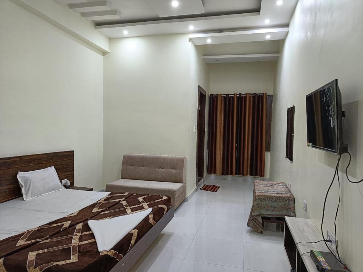 Hotel Parag Palace ג'אבלפור מראה חיצוני תמונה