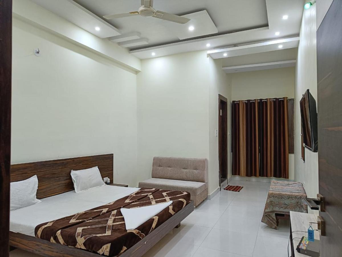 Hotel Parag Palace ג'אבלפור מראה חיצוני תמונה