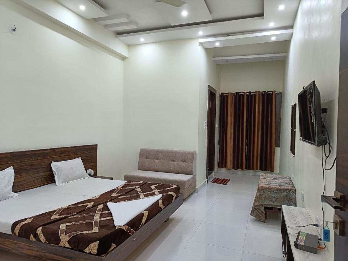 Hotel Parag Palace ג'אבלפור מראה חיצוני תמונה